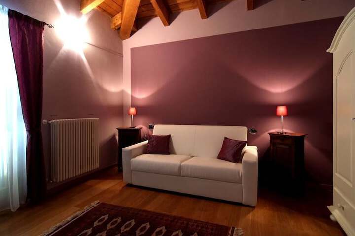Room 12 of 34