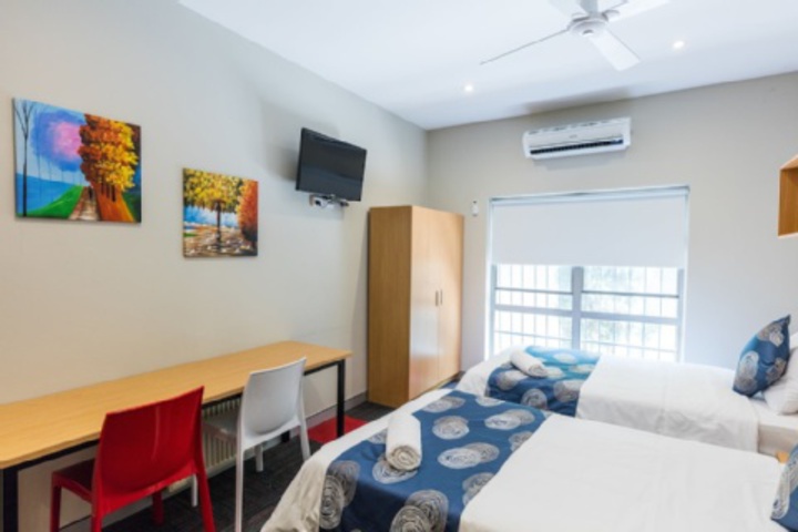 Room 275 of 288