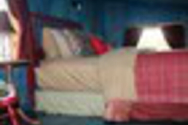 Room 5 of 129