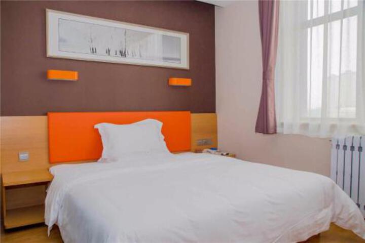 Room 2 of 2