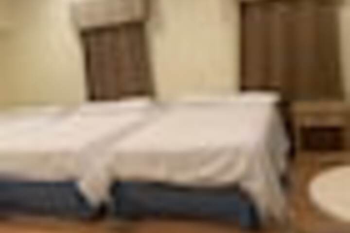 Room 44 of 204