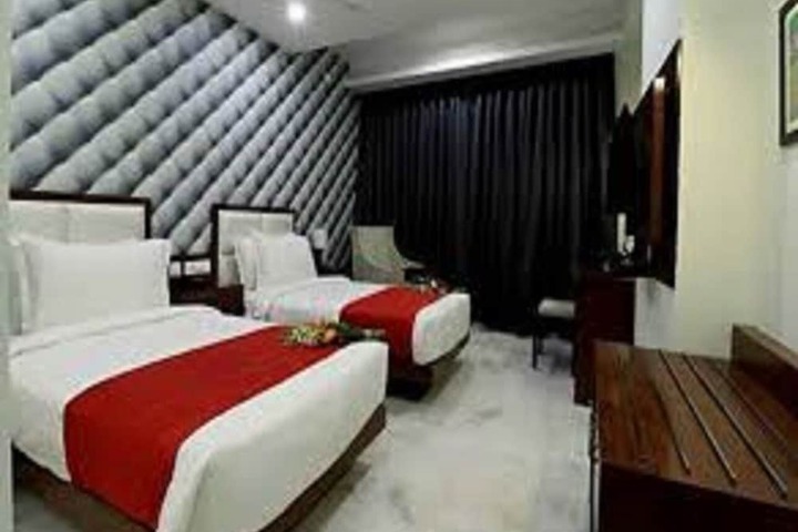 Room 9 of 17