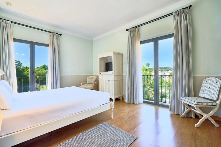 Room 3 of 25