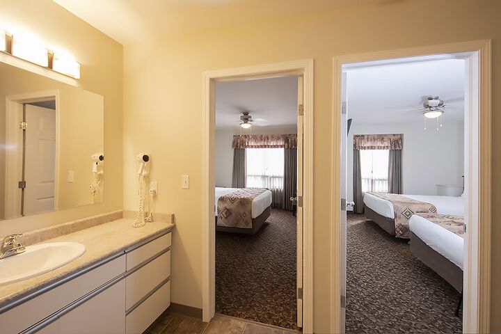Room 6 of 43