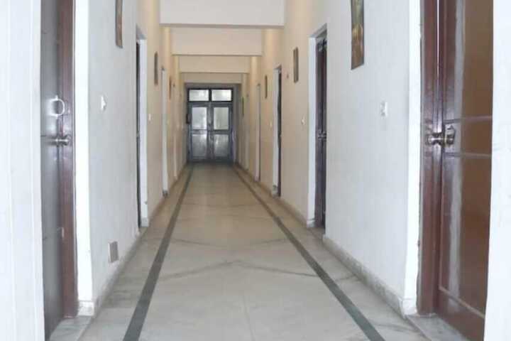 Room 18 of 35