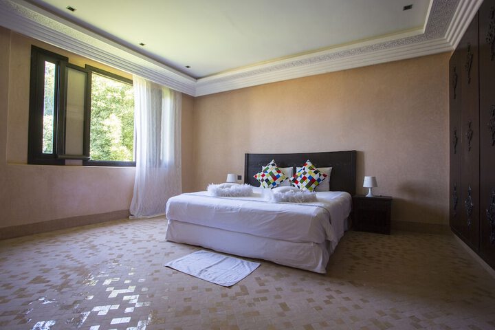 Room 9 of 14