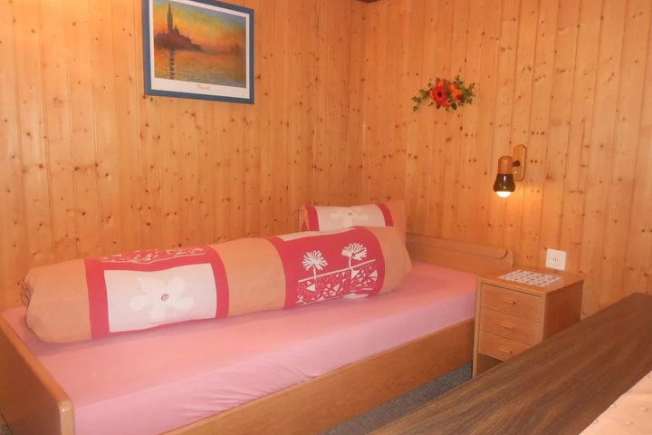 Room 2 of 13