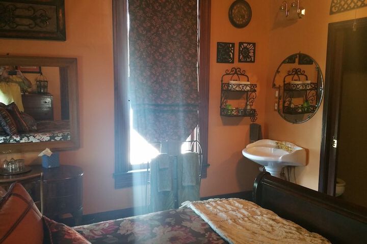Room 18 of 46