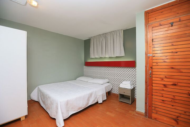 Room 5 of 28