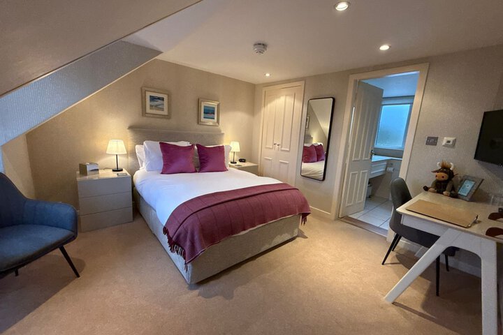 Room 42 of 79