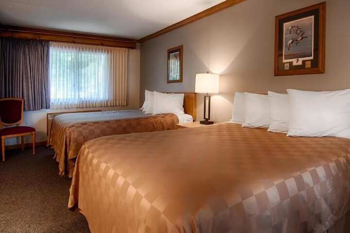 2 Queen Beds (22 of 28)