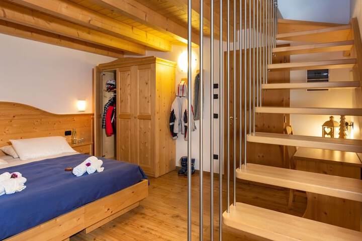 Room 8 of 20