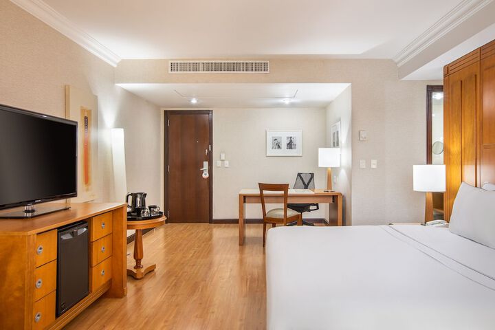 Room 5 of 131