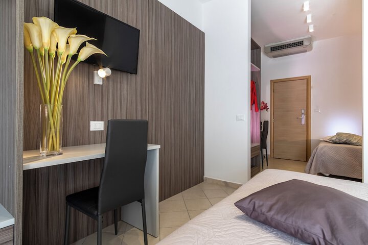 Room 65 of 131