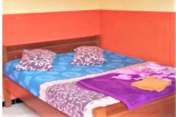 Room 3 of 12