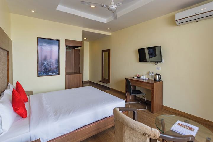 Room 6 of 35