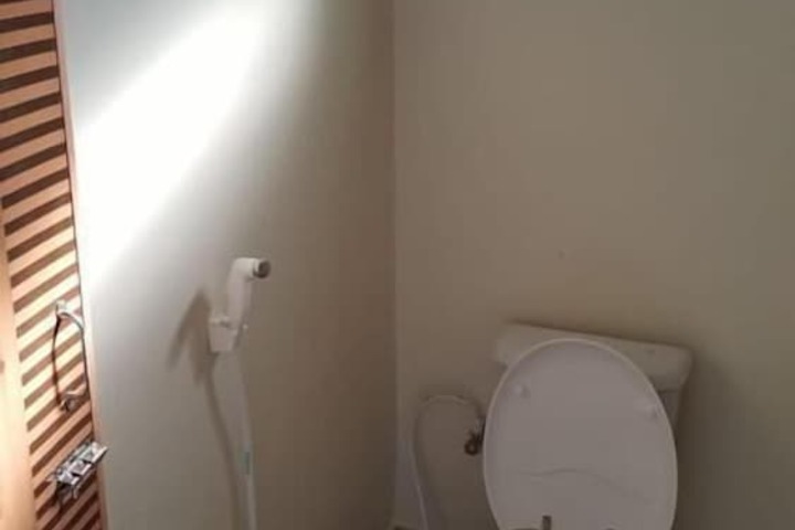 Room 6 of 28