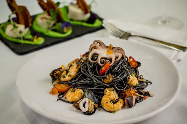Dining 76 of 130