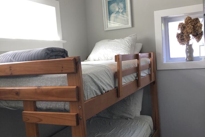 Room 2 of 74