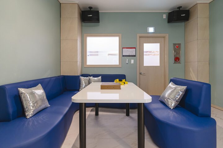 Room 70 of 110