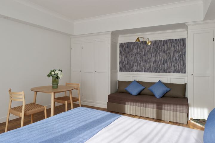Room 10 of 77
