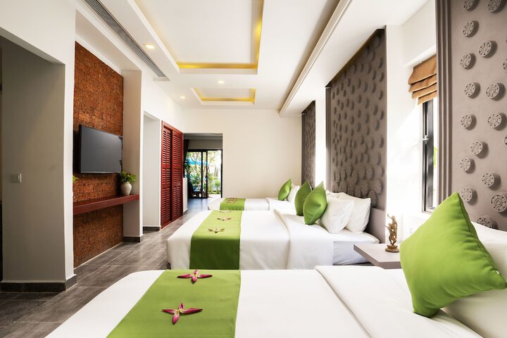 Room 3 of 85