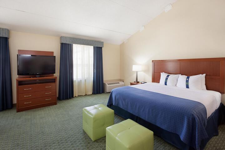 Standard Room, King or Two Doubles (7 of 12)