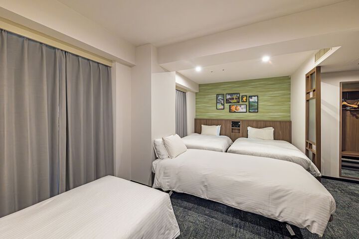 Room 43 of 127