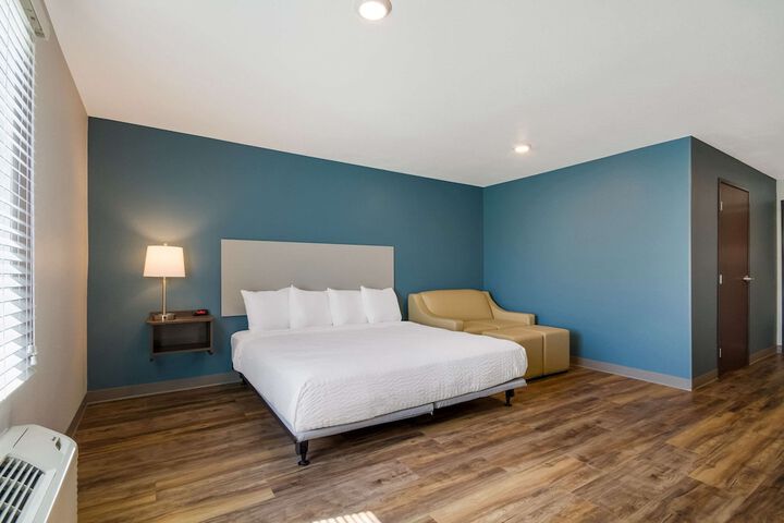 Standard | King Bed (2 of 10)