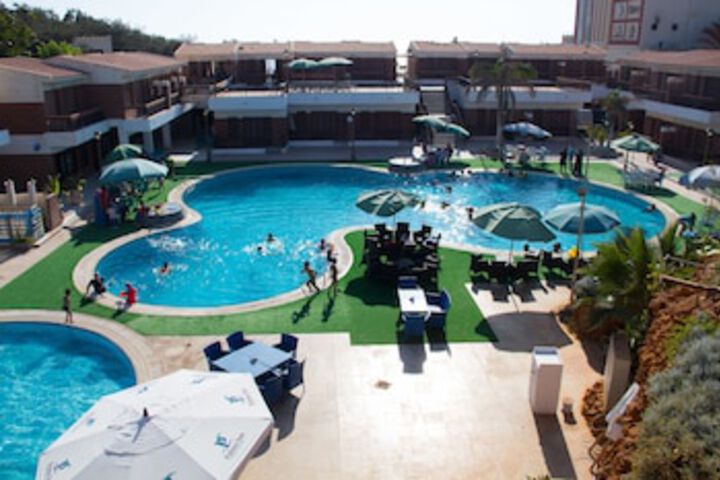 Pool 1 of 4