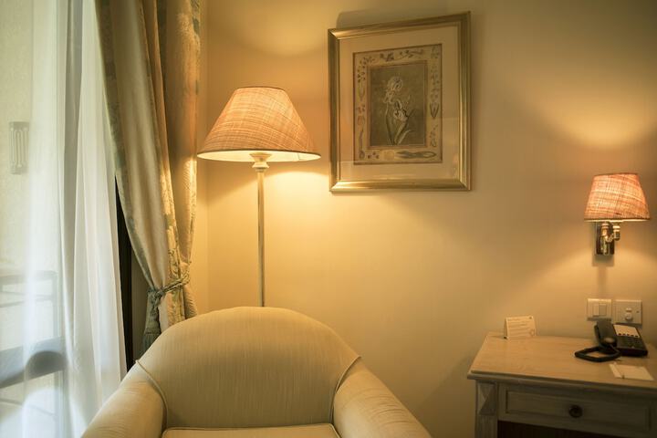 Room 6 of 181
