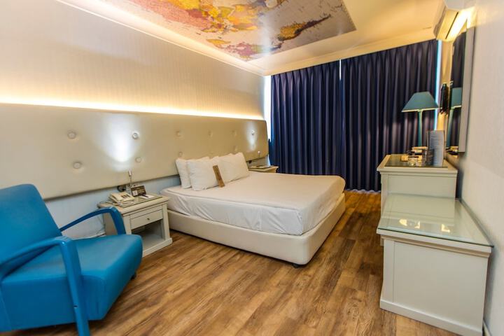 Room 10 of 25