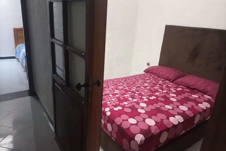 Room 2 of 8
