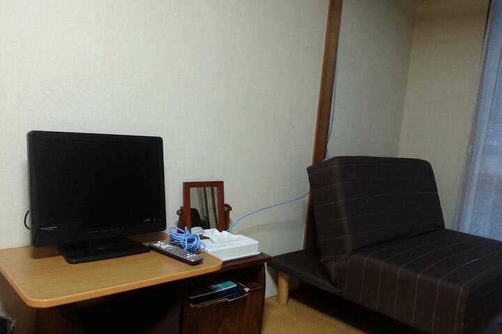 Room 13 of 107