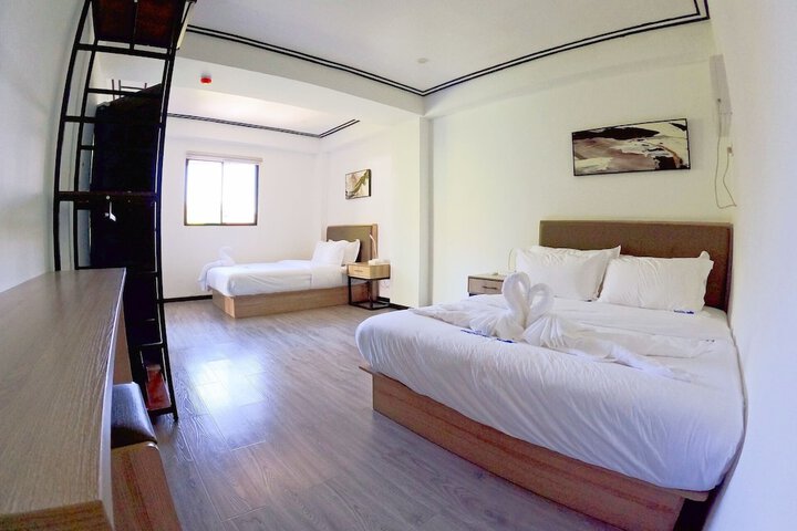 Room 5 of 17