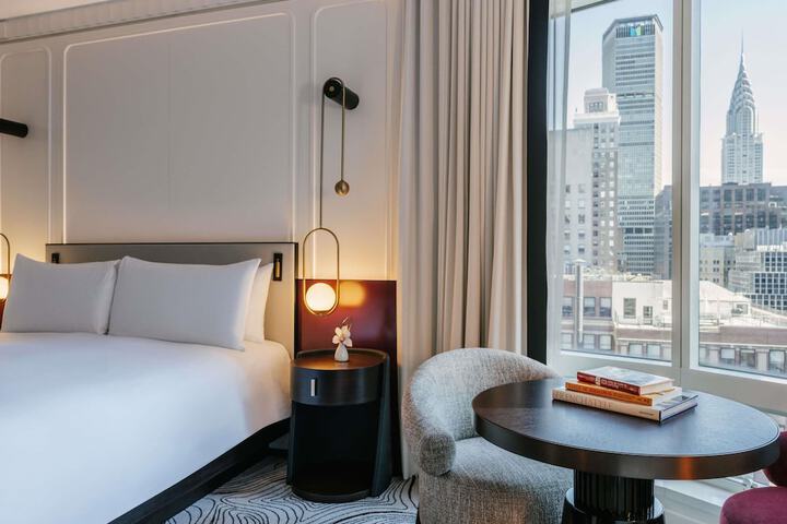 Room 42 of 164