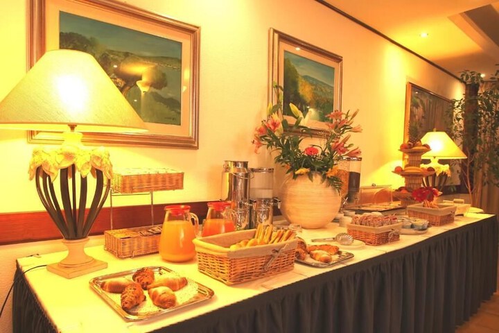 Dining Photos