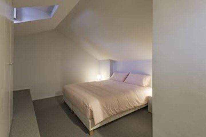Room 7 of 34