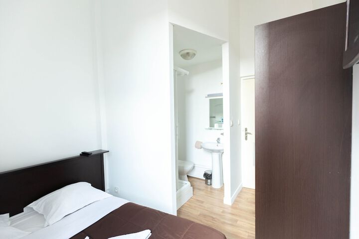 Room 4 of 17