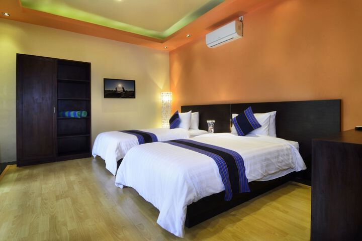 Room 3 of 75