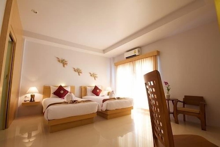 Room 10 of 29