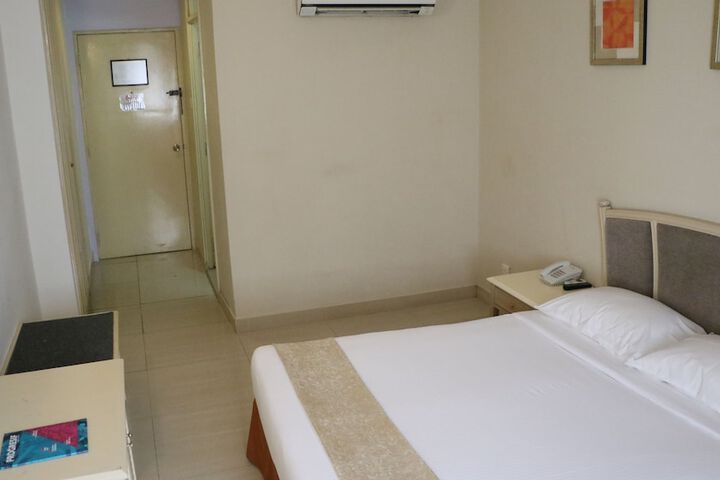 Room 12 of 40