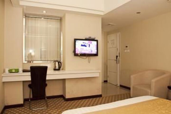 Room 44 of 83