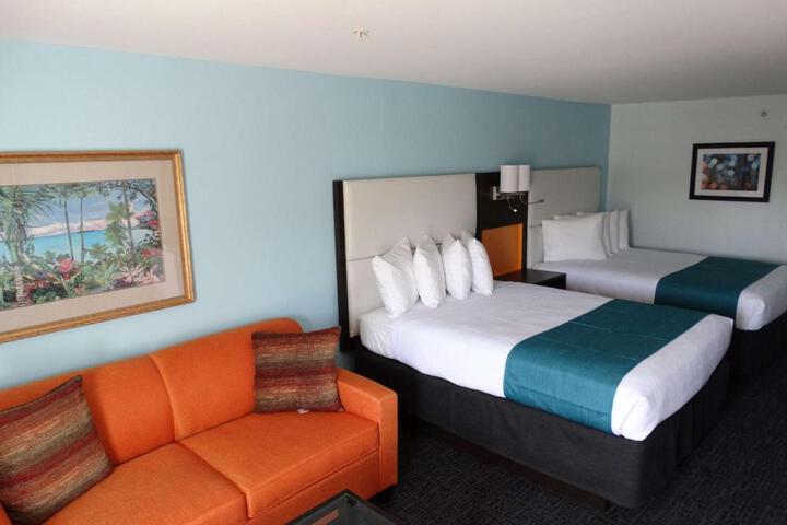 2 Queen Beds (5 of 13)