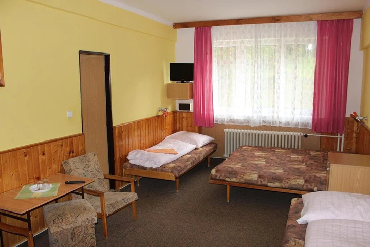 Room 3 of 16