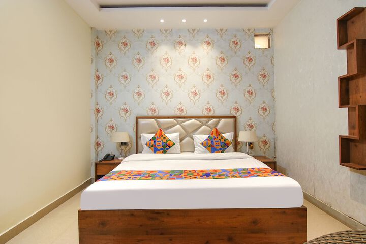 Room 11 of 38