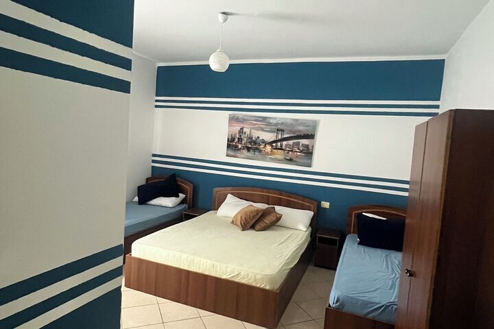Room 8 of 16