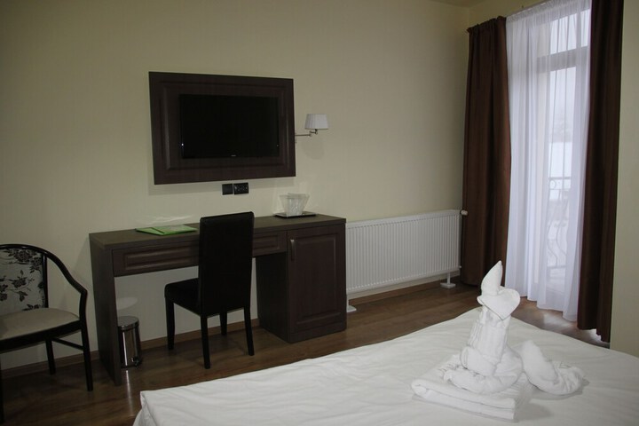 Room 26 of 106