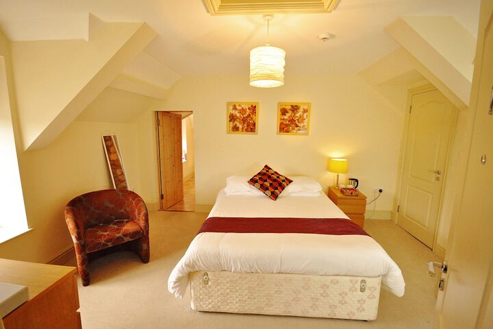 Room 2 of 65