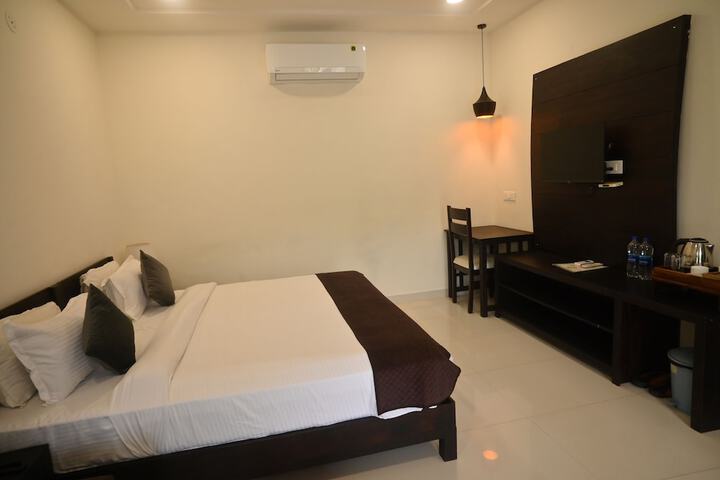 Room 2 of 17